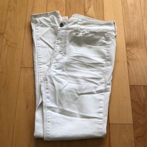 American Eagle Super Stretch White Jeans